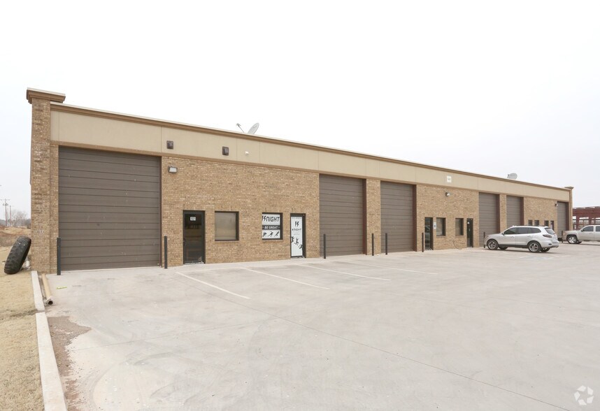 More Photos Of 14401 N Lincoln Blvd, Edmond Warehouse For Lease