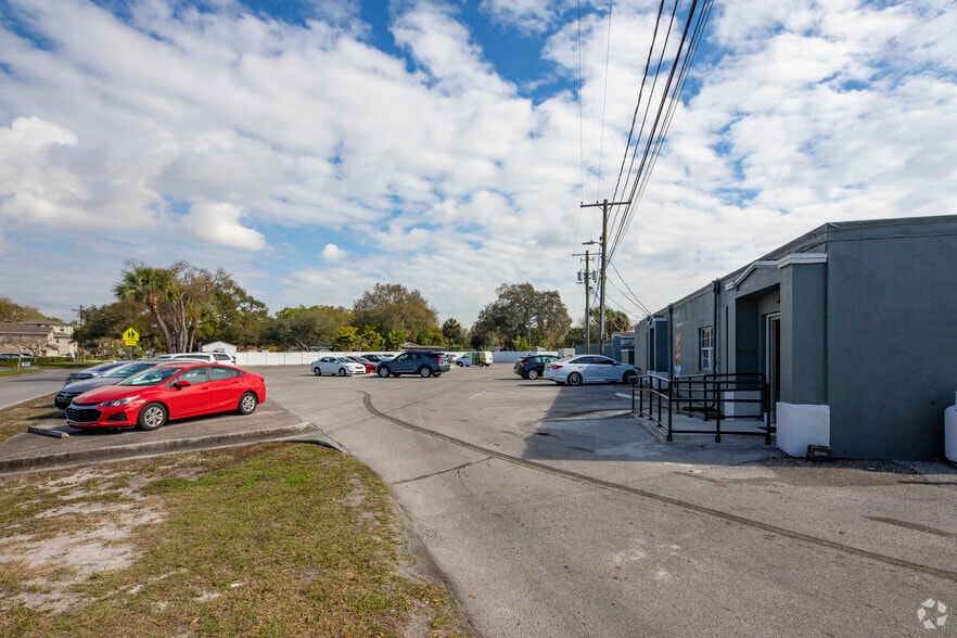 More Photos Of 4245 Henderson Blvd, Tampa Storefront For Lease