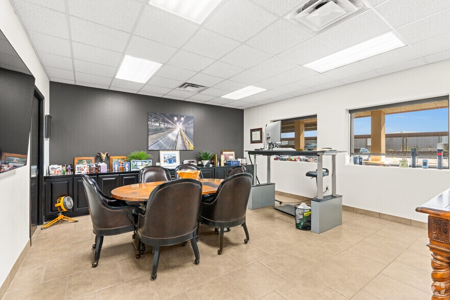 More Photos Of 7910 Interstate 20, Midland Service For Lease