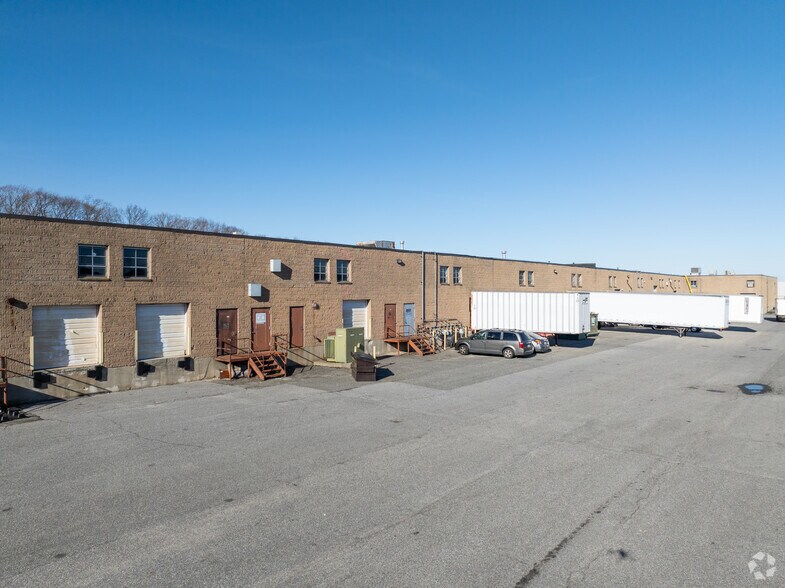 More Photos Of 400 Oser Ave, Hauppauge Warehouse For Lease