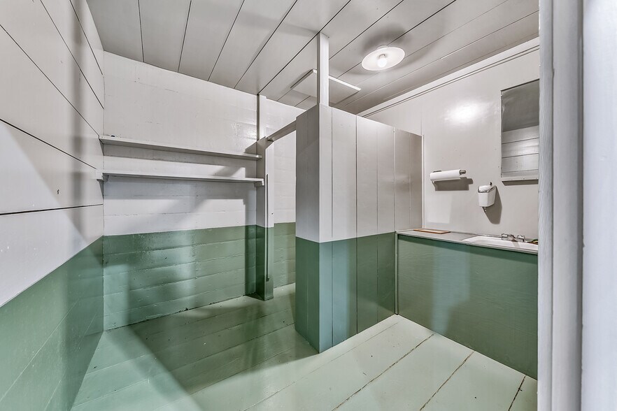 More Photos Of 8211 15th St, Medford Warehouse For Sale