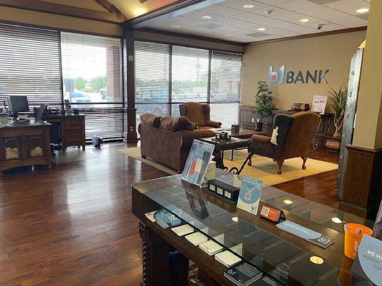 More Photos Of 14020 Highway 3, Webster Unknown For Lease