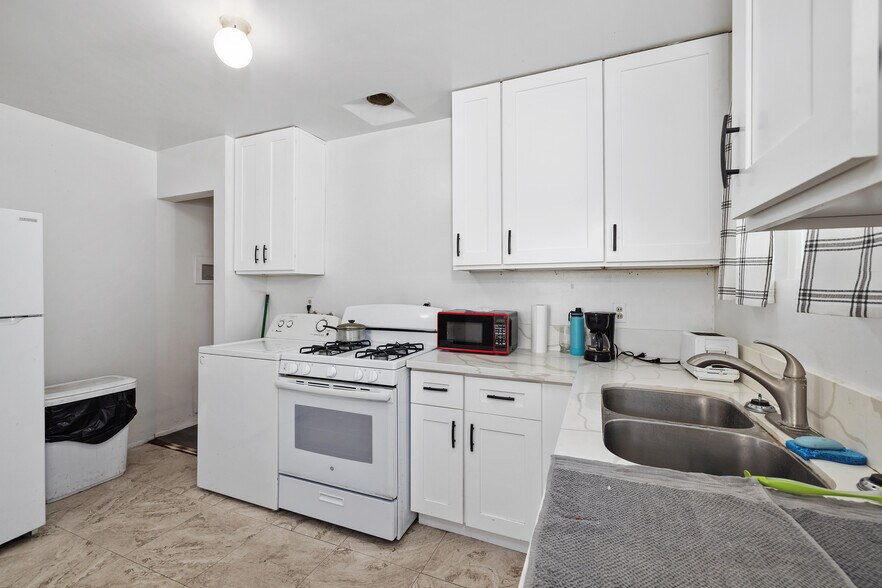 More Photos Of 2241-2247 Prospect St, National City Apartments For Sale