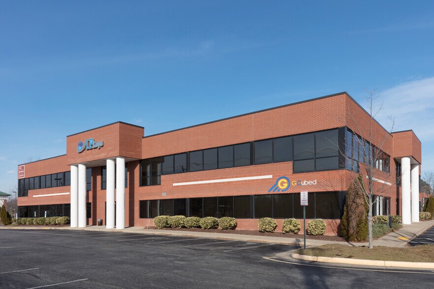 More Photos Of 10 Center St, Stafford Office For Lease