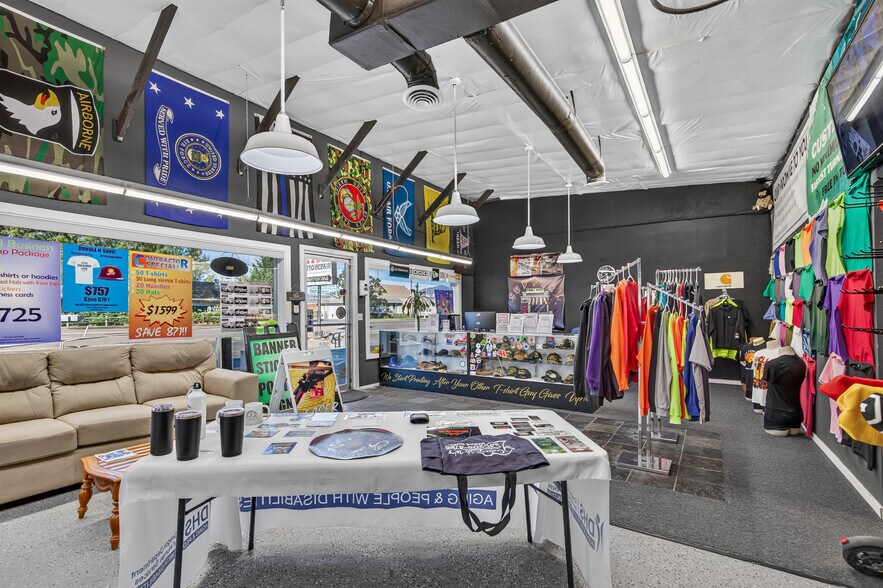 More Photos Of 2714 N Pacific Hwy, Medford Storefront Retail Office For Sale