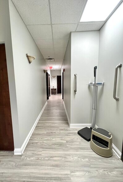 More Photos Of 900-950 W Il Route 22, Lake Zurich Medical For Sale