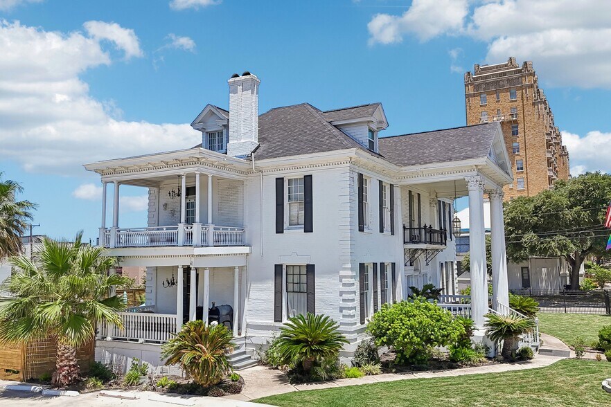 More Photos Of 421 Howard St, San Antonio Hospitality For Sale