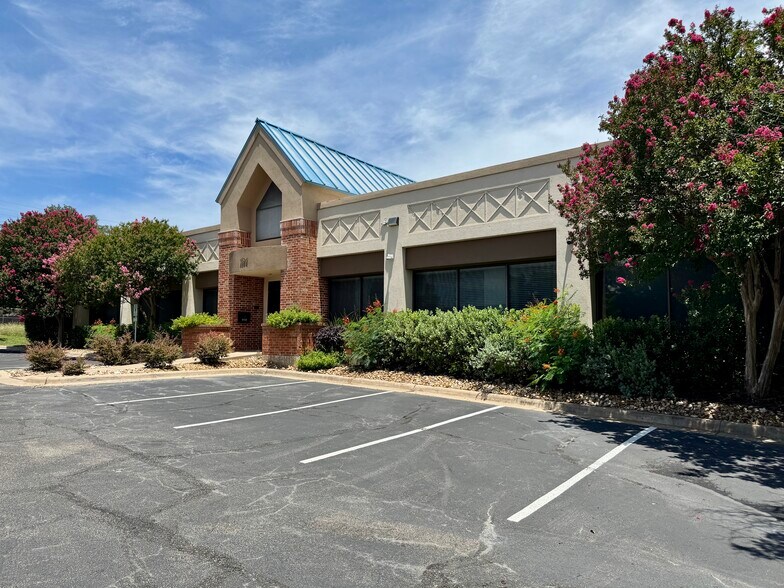 Primary Photo Of 4604 S Lamar Blvd, Austin Medical For Lease