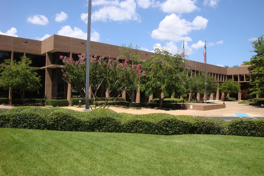 Primary Photo Of 501 Shelley Dr, Tyler Office For Lease