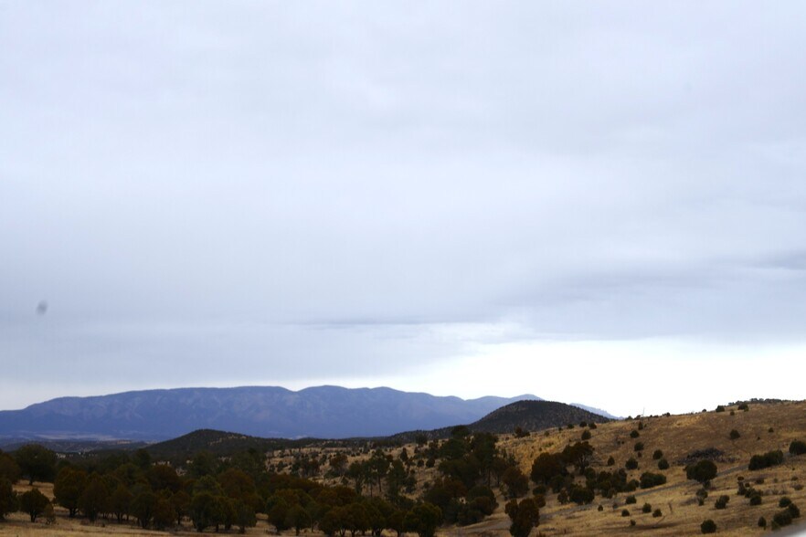 More Photos Of 404 3rd St, Capitan Flex For Sale