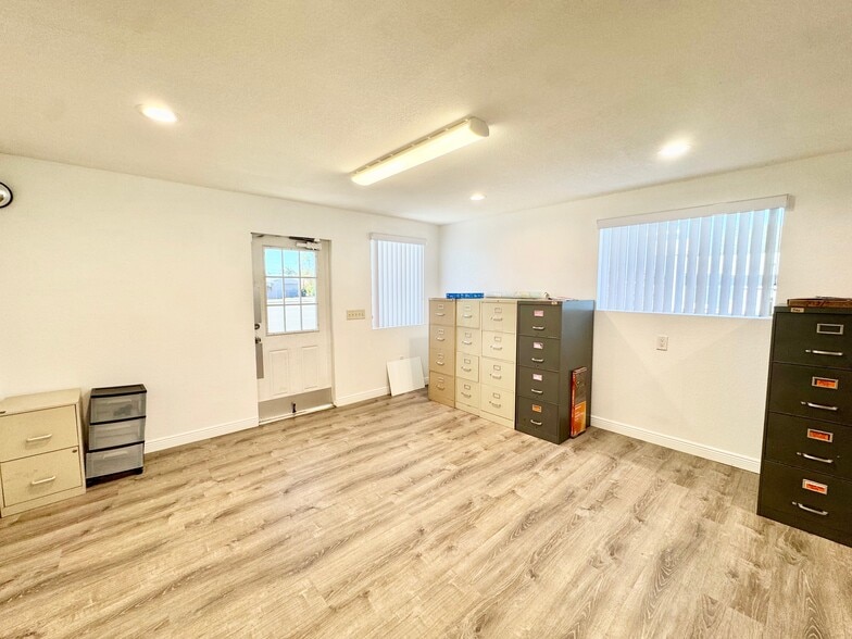 More Photos Of 4795 49th St N, Saint Petersburg Medical For Sale