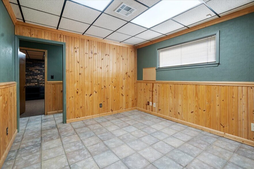 More Photos Of 411 W 1st St, Claremore Office For Sale