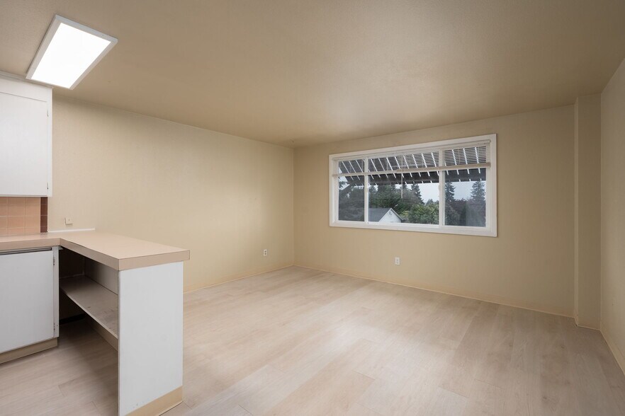 More Photos Of 7902 27th St W, University Place Apartments For Sale