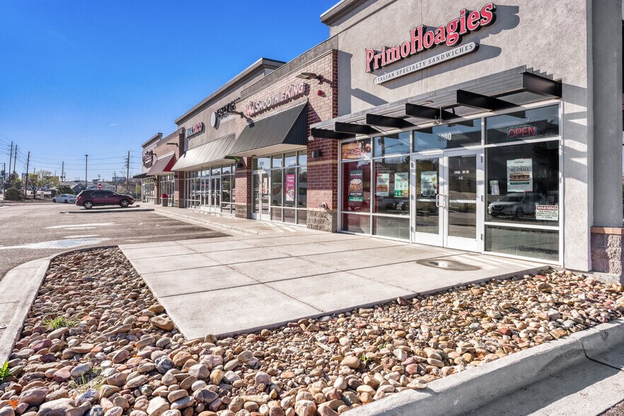 More Photos Of 6200 Leetsdale Dr, Denver Storefront For Lease