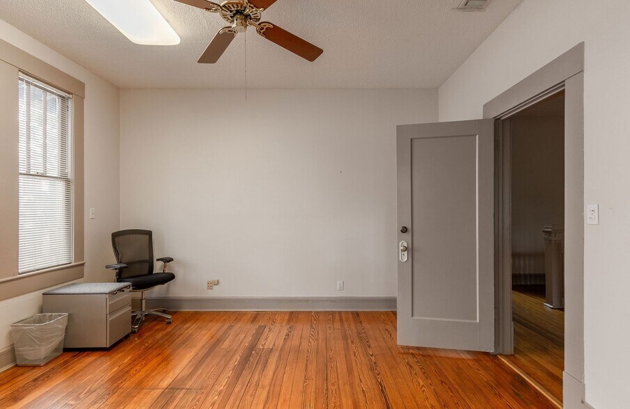 More Photos Of 1305 San Antonio St, Austin Office For Lease