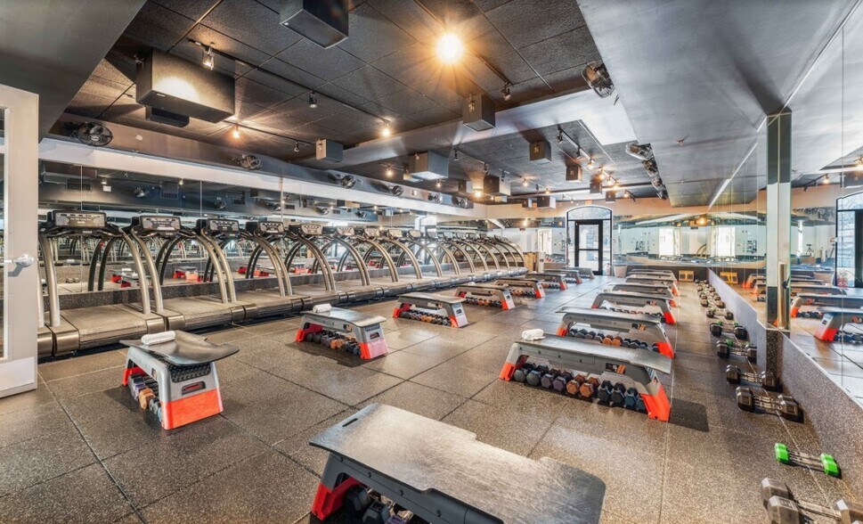 More Photos Of 230 E Ogden Ave, Hinsdale Medical For Sale