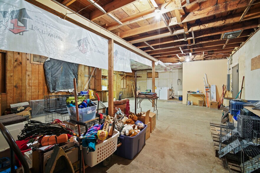 More Photos Of 3980 Ann Arbor Rd, Jackson Light Manufacturing For Sale