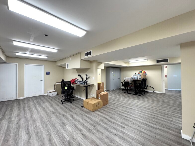 More Photos Of 815-821 Webster St, Oakland Storefront Retail Office For Lease