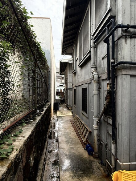 More Photos Of 946 Winant St, Honolulu Apartments For Sale