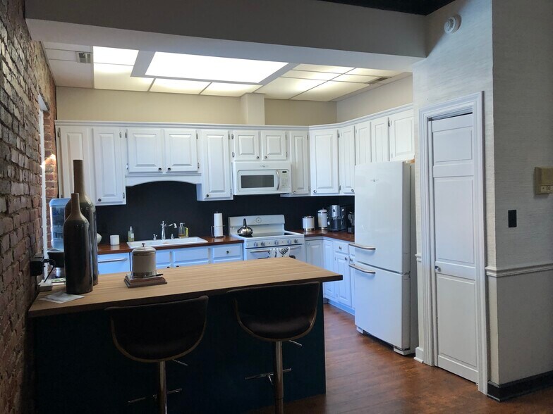 More Photos Of 428 Main St, Franklin General Retail For Sale