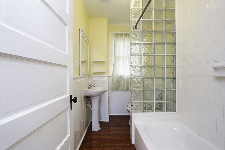 More Photos Of 1229 Heights Blvd, Houston Loft Creative Space For Lease