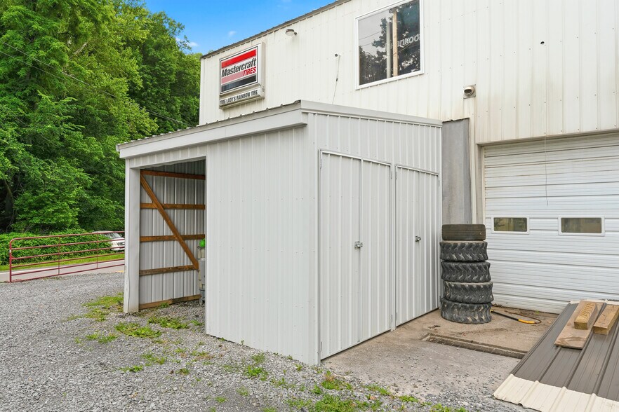 More Photos Of 622 Blue Horizon Dr, Morgantown Auto Repair For Sale