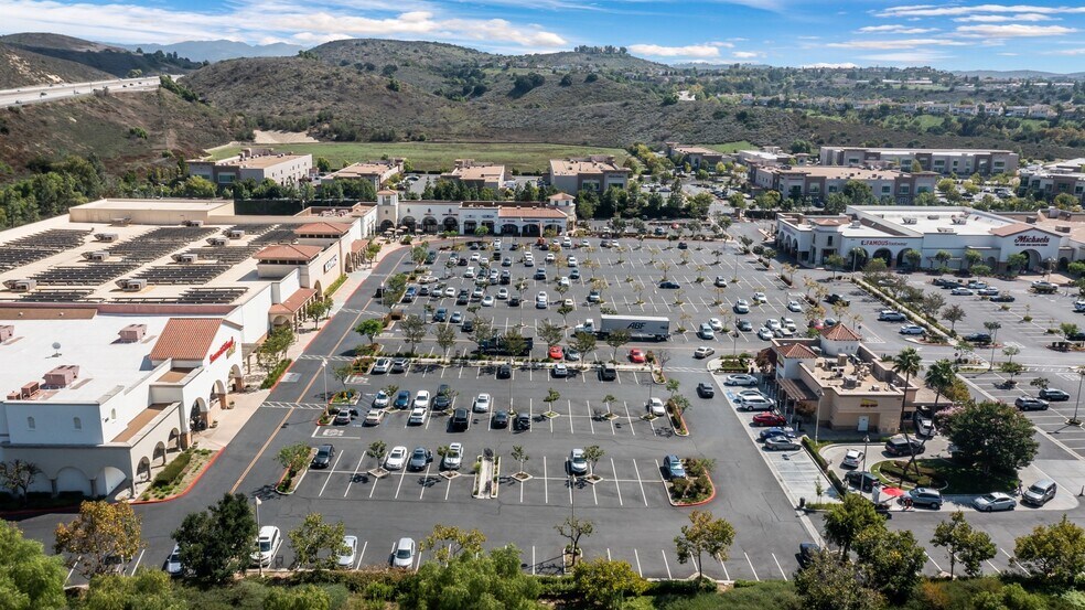 More Photos Of 800-888 New Los Angeles Ave, Moorpark Department Store For Sale
