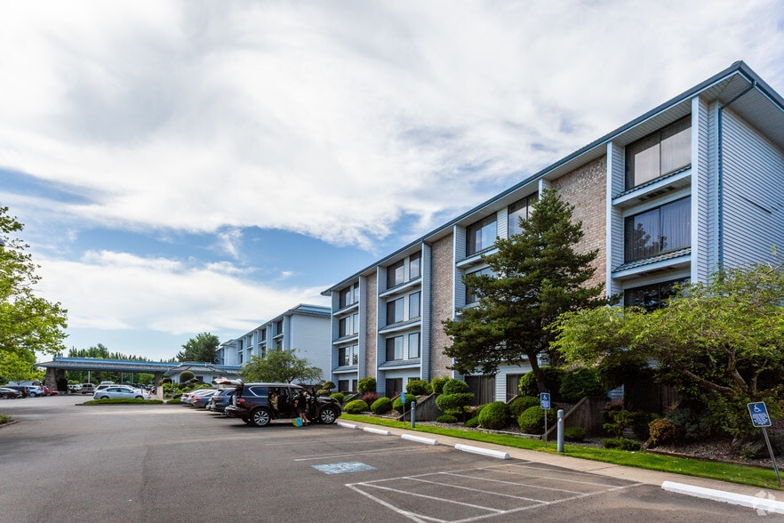 More Photos Of 11707 NE Airport Way, Portland Hotel For Lease