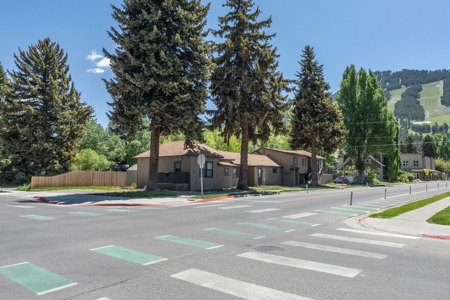 Primary Photo Of 110 S Willow St, Jackson Apartments For Sale