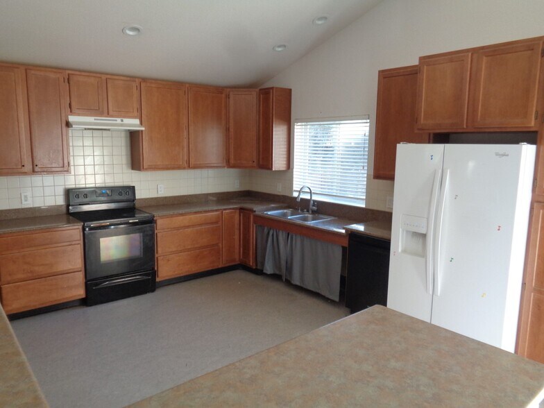 More Photos Of 7021 S Ash Cir, Centennial Assisted Living For Lease