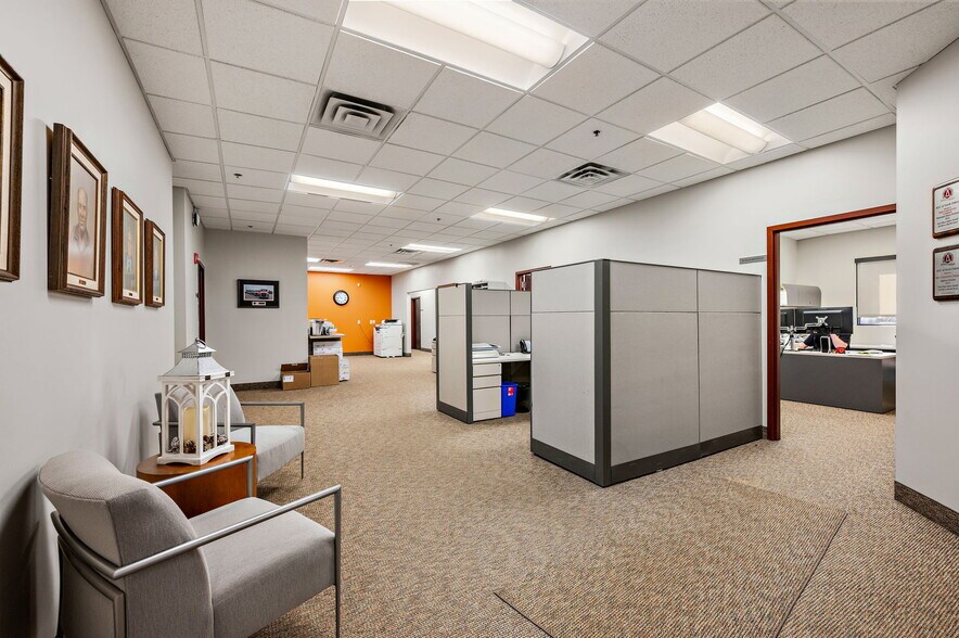 More Photos Of 1481 81st Ave NE, Spring Lake Park Office For Sale
