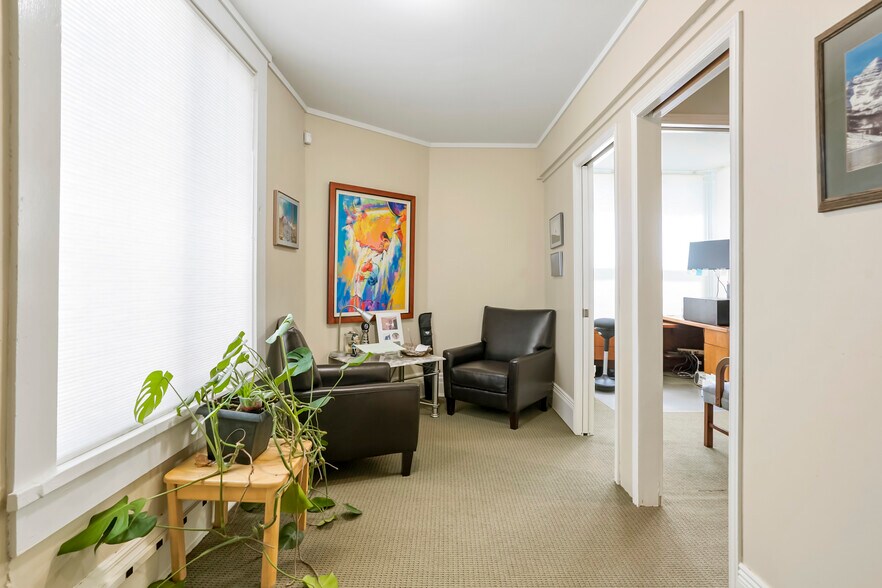 More Photos Of 1979 W Littleton Blvd, Littleton Office Residential For Sale