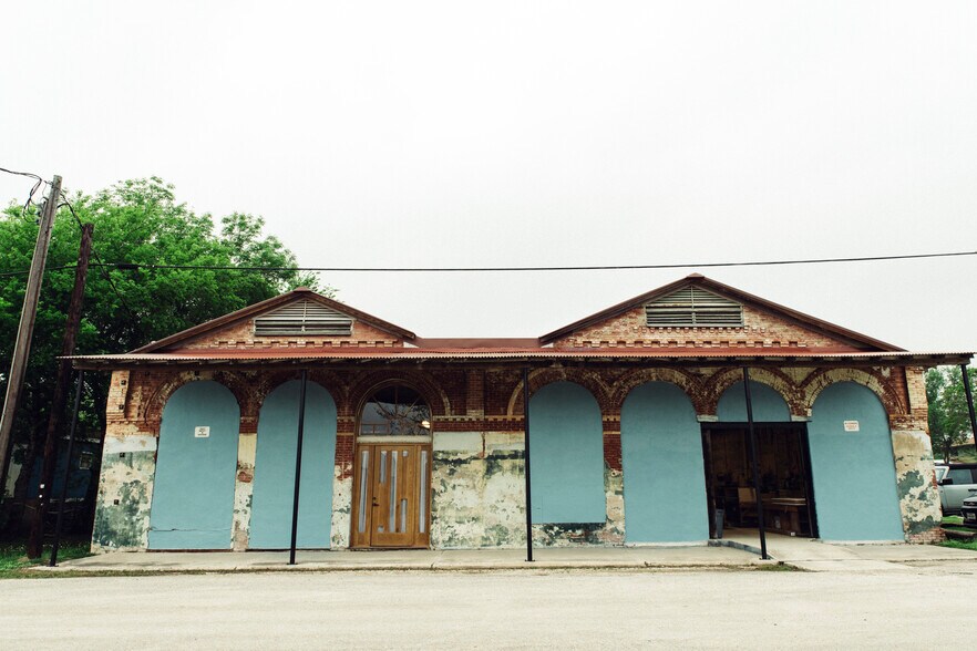 More Photos Of 75 Main St, Maxwell Warehouse For Lease