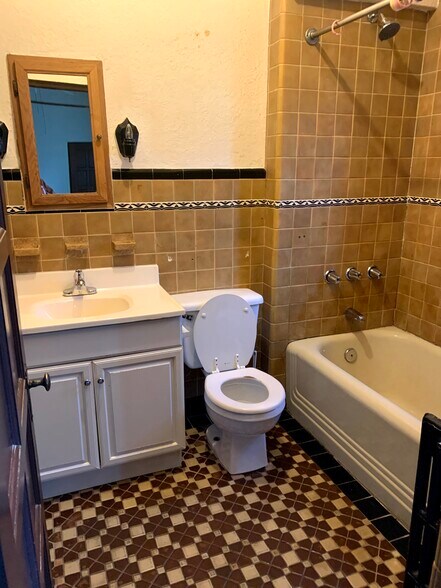 More Photos Of 1811 Butler St, Easton Specialty For Sale