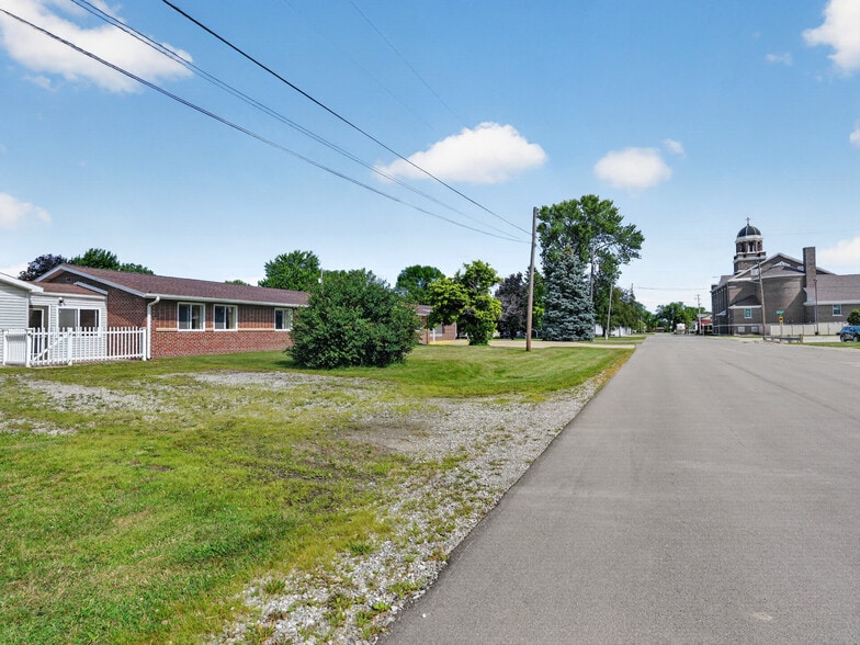 More Photos Of 200 S 4th St, Kawkawlin Assisted Living For Sale