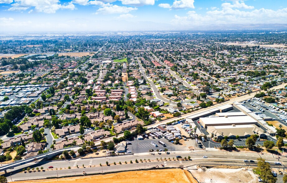 More Photos Of 8393-8411 Foothill Blvd, Rancho Cucamonga Freestanding For Sale