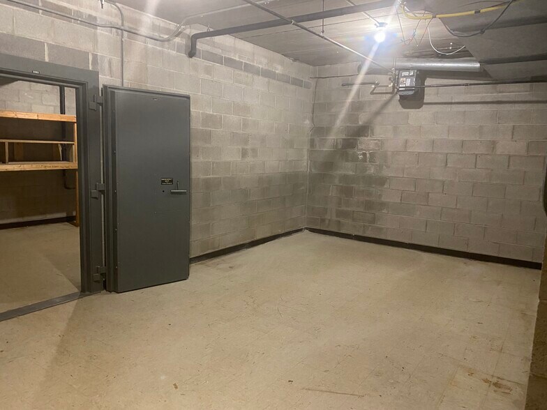 More Photos Of 201 Allen St, Random Lake Bank For Sale