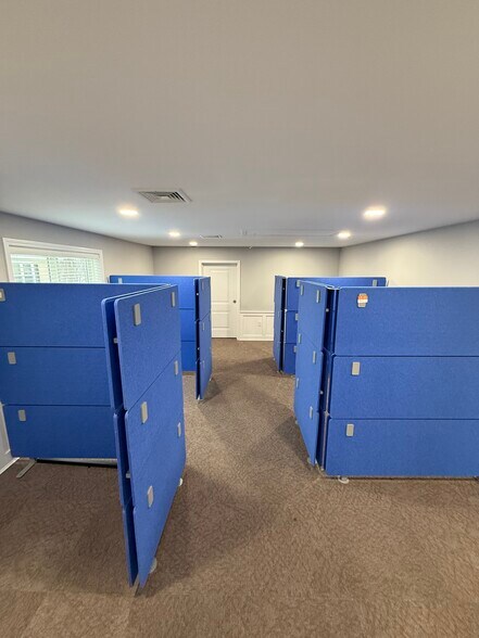 More Photos Of 437 Naubuc Ave, Glastonbury Office For Sale