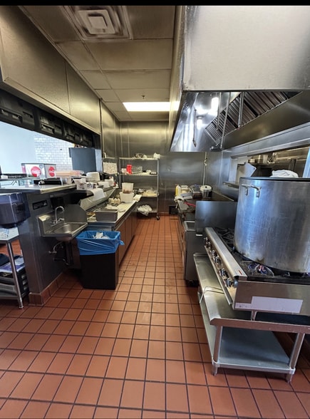 More Photos Of 2230 W Horizon Ridge Pky, Henderson Restaurant For Lease