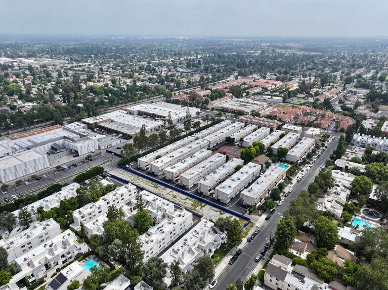 More Photos Of 18367 Hatteras St, Tarzana Land For Sale