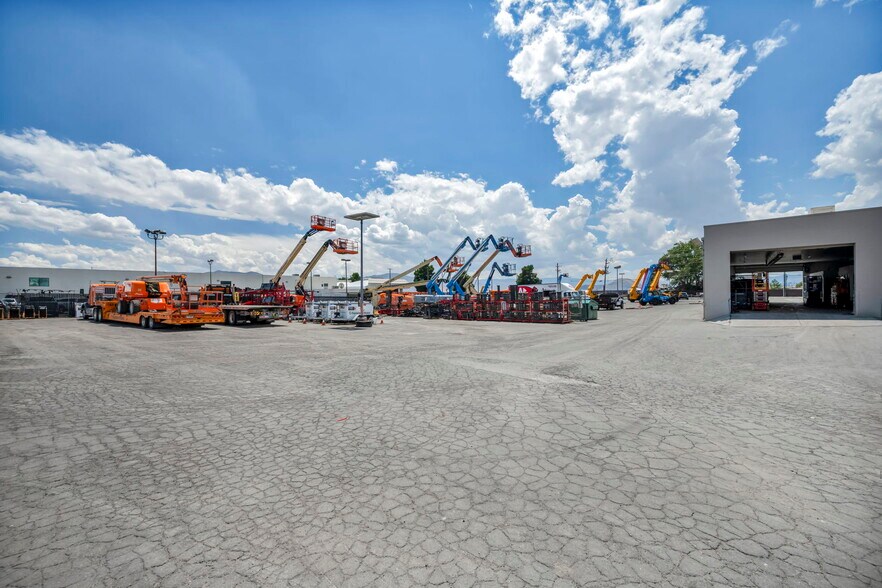 More Photos Of 3223 Mill St, Reno Service For Lease