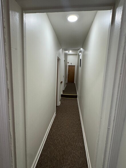 More Photos Of 719 E 10th St, Wilmington Office For Sale