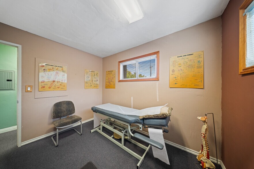 More Photos Of 800 Douglas Blvd, Roseville Medical For Sale