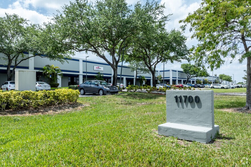 More Photos Of 11700 NW 101st Rd, Medley Warehouse For Lease