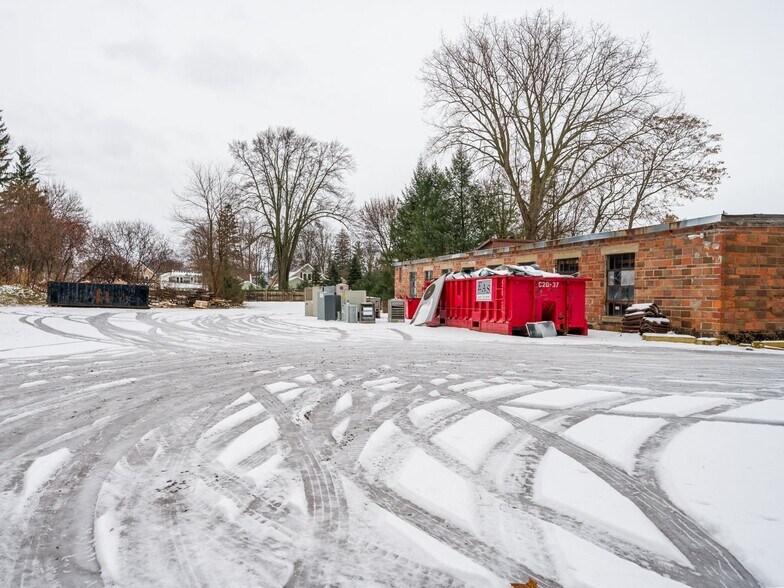 More Photos Of 50 Franklin St, Batavia Flex For Sale