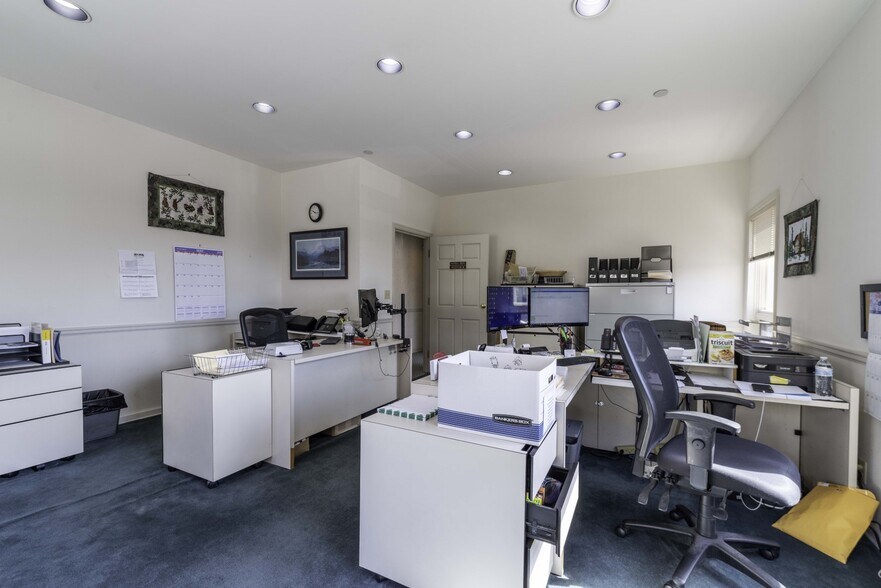 More Photos Of 426 Main St, Ketchikan Office For Sale