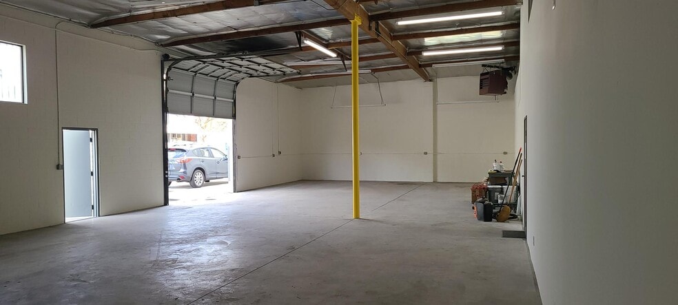 More Photos Of 10615 Chandler Blvd, North Hollywood Industrial For Lease