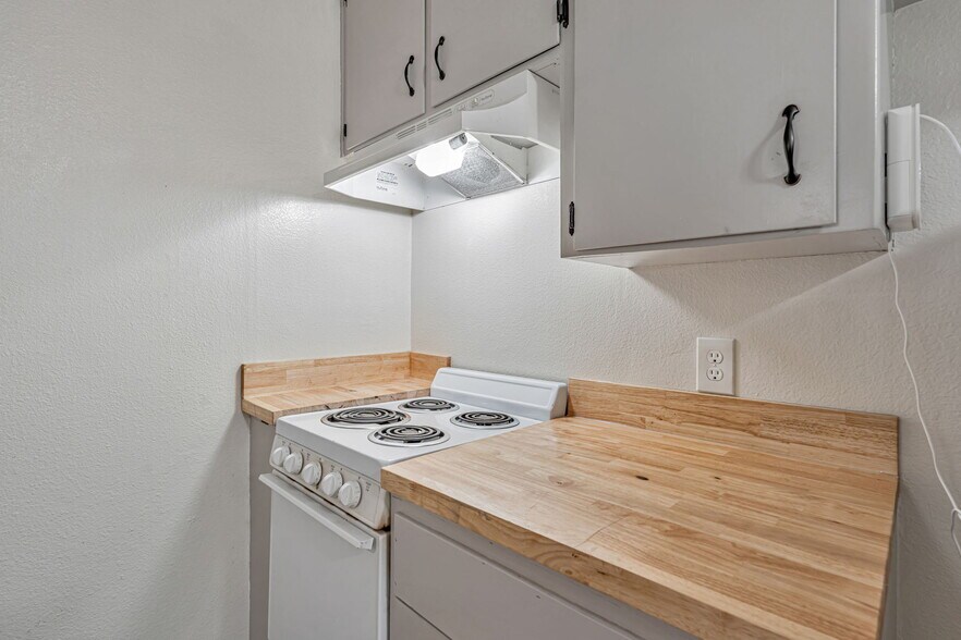 More Photos Of 360 N Calaveras St, Fresno Apartments For Sale