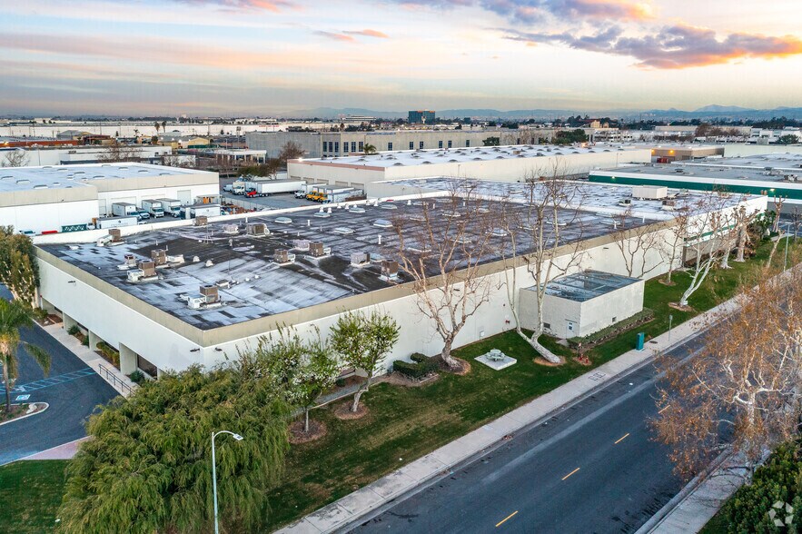 More Photos Of 19831 Magellan Dr, Torrance Warehouse For Lease