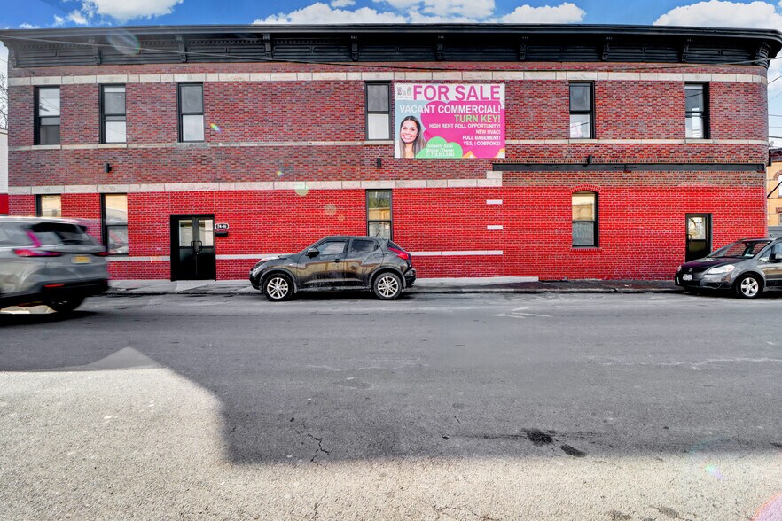 More Photos Of 7416 Cypress Hills St, Glendale Manufacturing For Sale